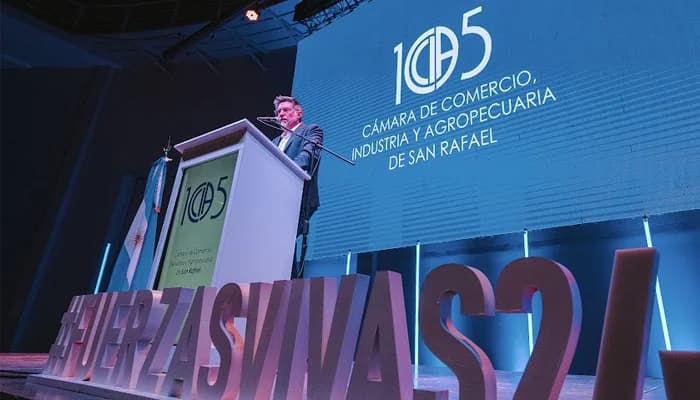Gabriel Brega durante su discurso presidencial