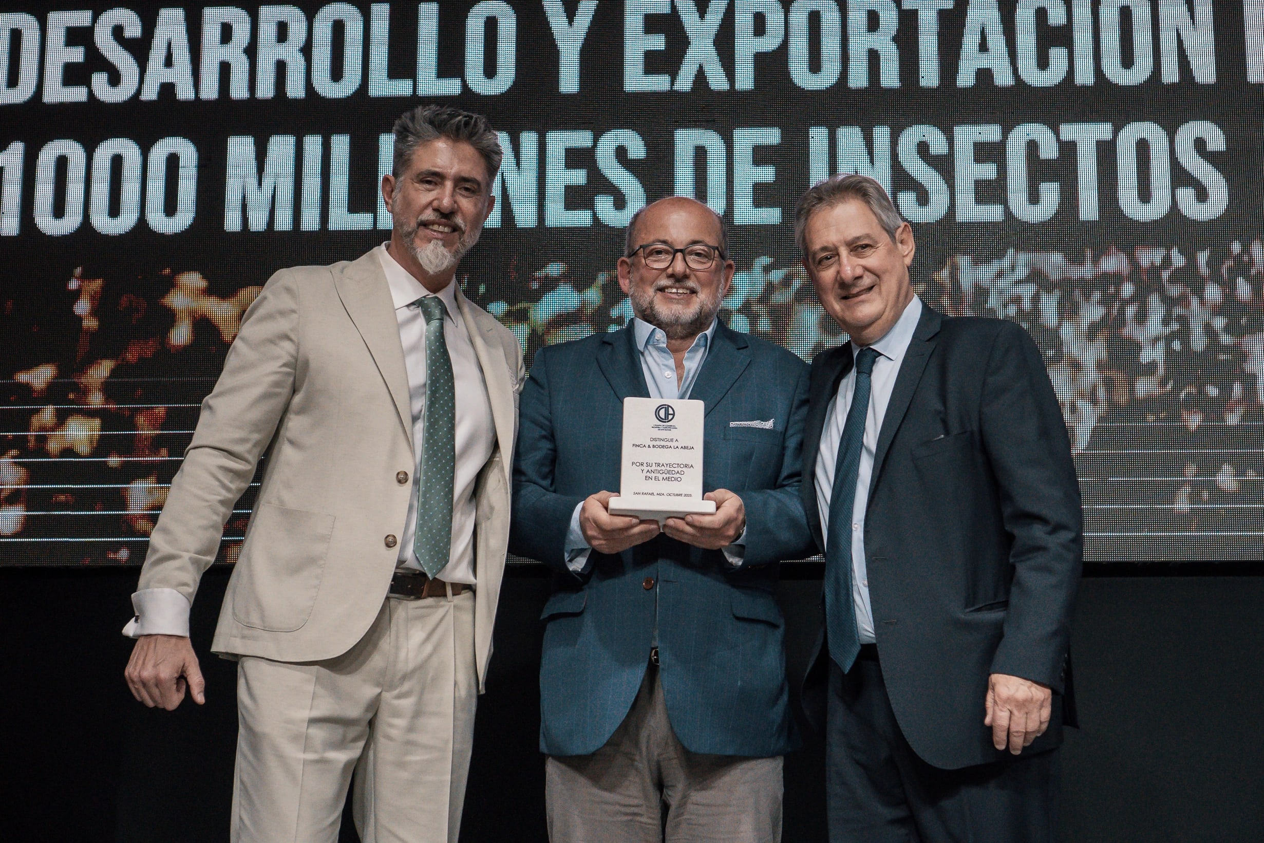 Reconocimiento a Finca y Bodega La Abeja