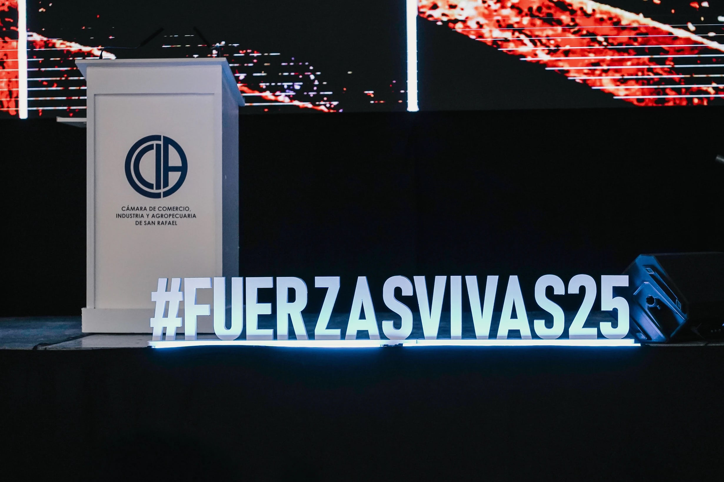 Escenario del Almuerzo de las Fuerzas Vivas 2025