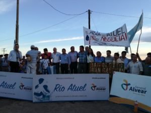 San Rafael presente en el abrazo del Atuel